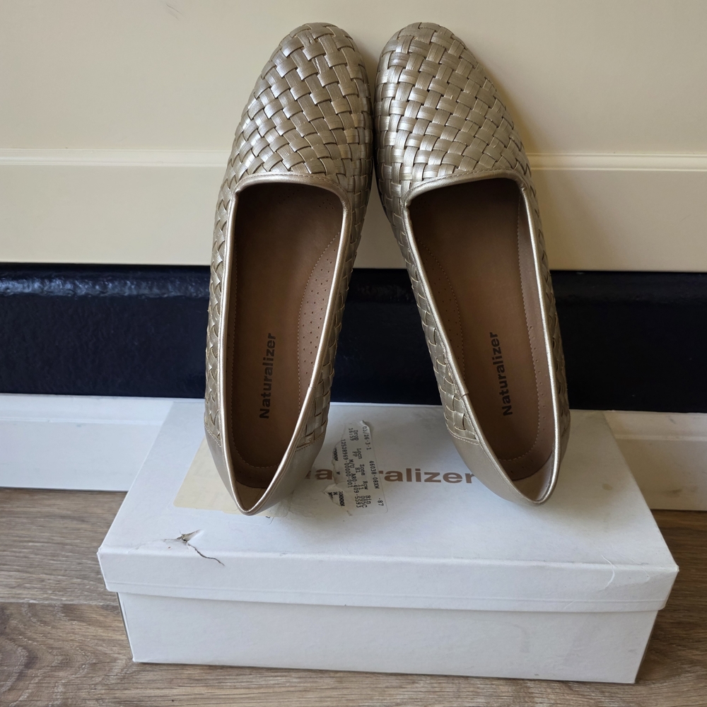 Naturalizer Gold Woven Loafers, Worn Only Once, Sz. 8.5 W, Women's